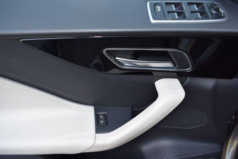 Jaguar F-Pace 2.0 D 180 CV AWD aut. Prestige PER OPERATORI DEL SETTORE