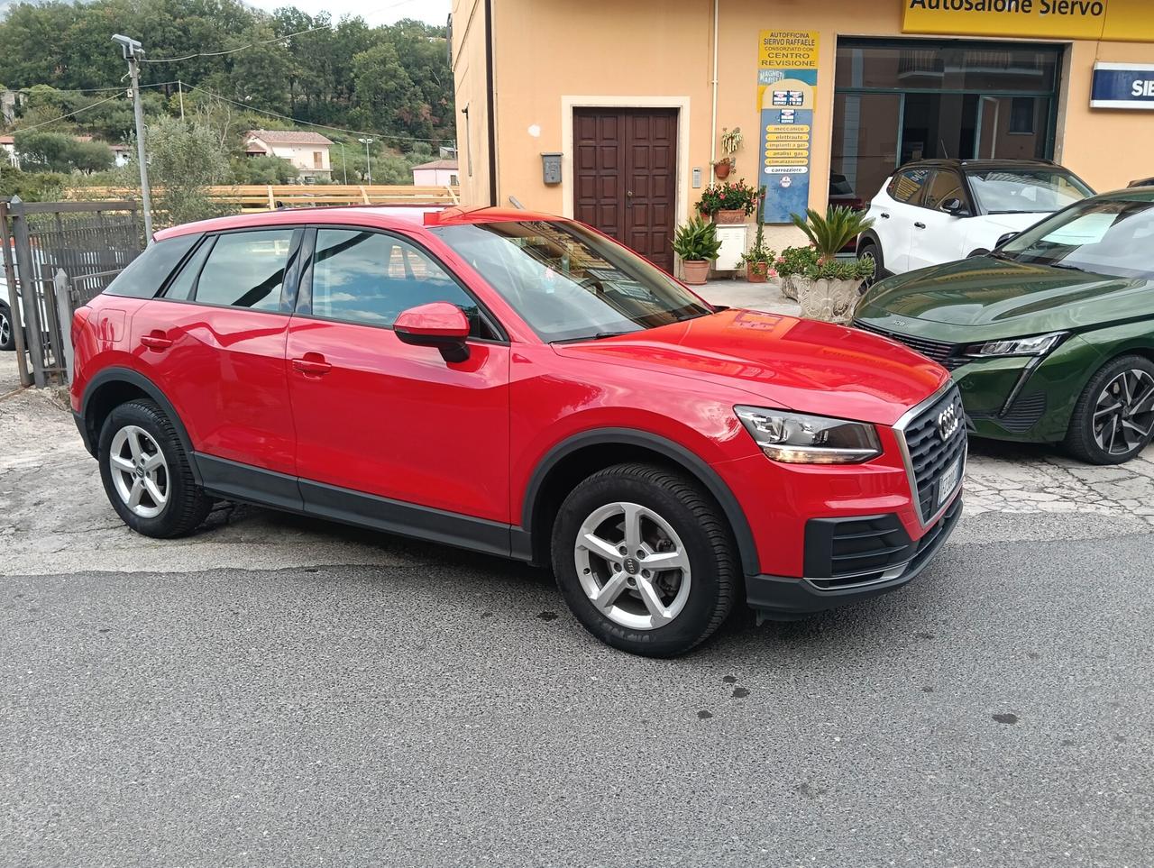 Audi Q2 30 TDI Business Design