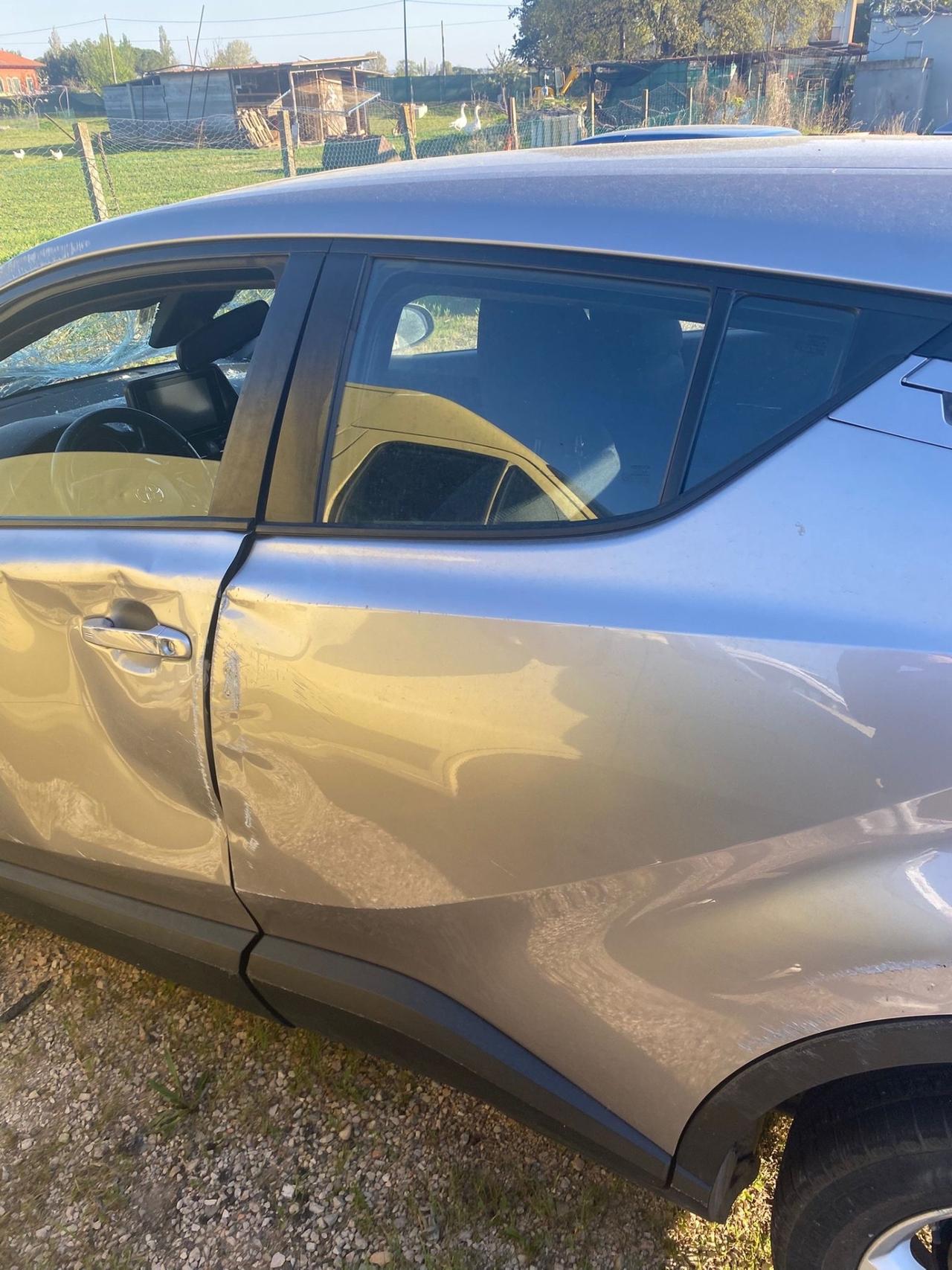 Toyota C-HR 1.8 Hybrid E-CVT Active INCIDENTATA