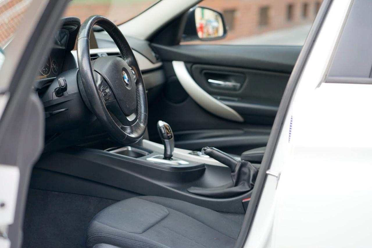 BMW 318 318d Touring Business aut.
