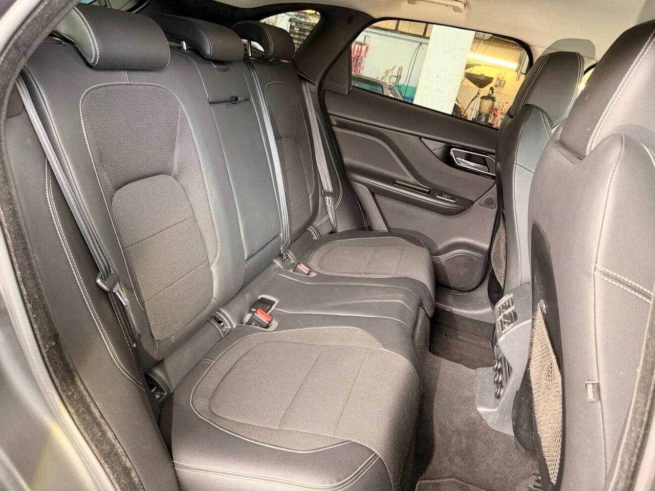 Jaguar F-Pace 2.0 D 180 CV AWD aut. Portfolio