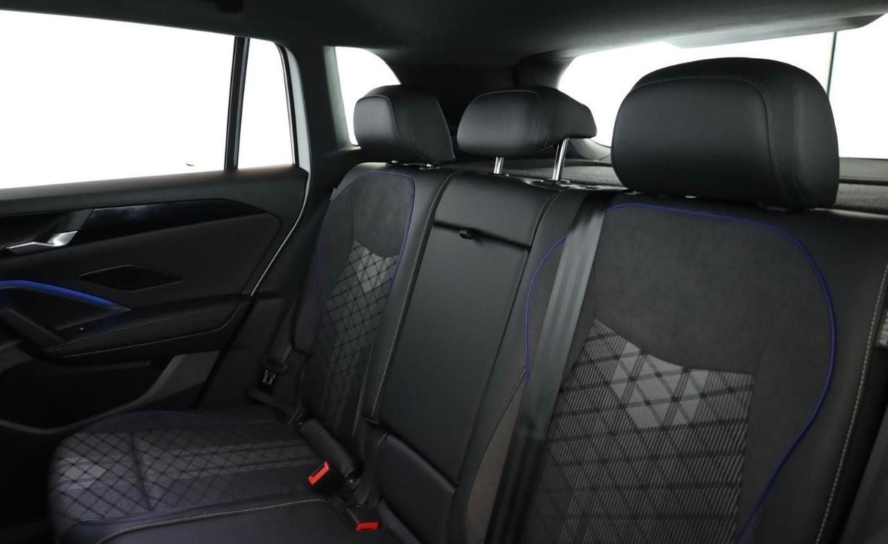 Volkswagen Tiguan 2.0TDi DSG R Line Navi Tetto Cerchi neri