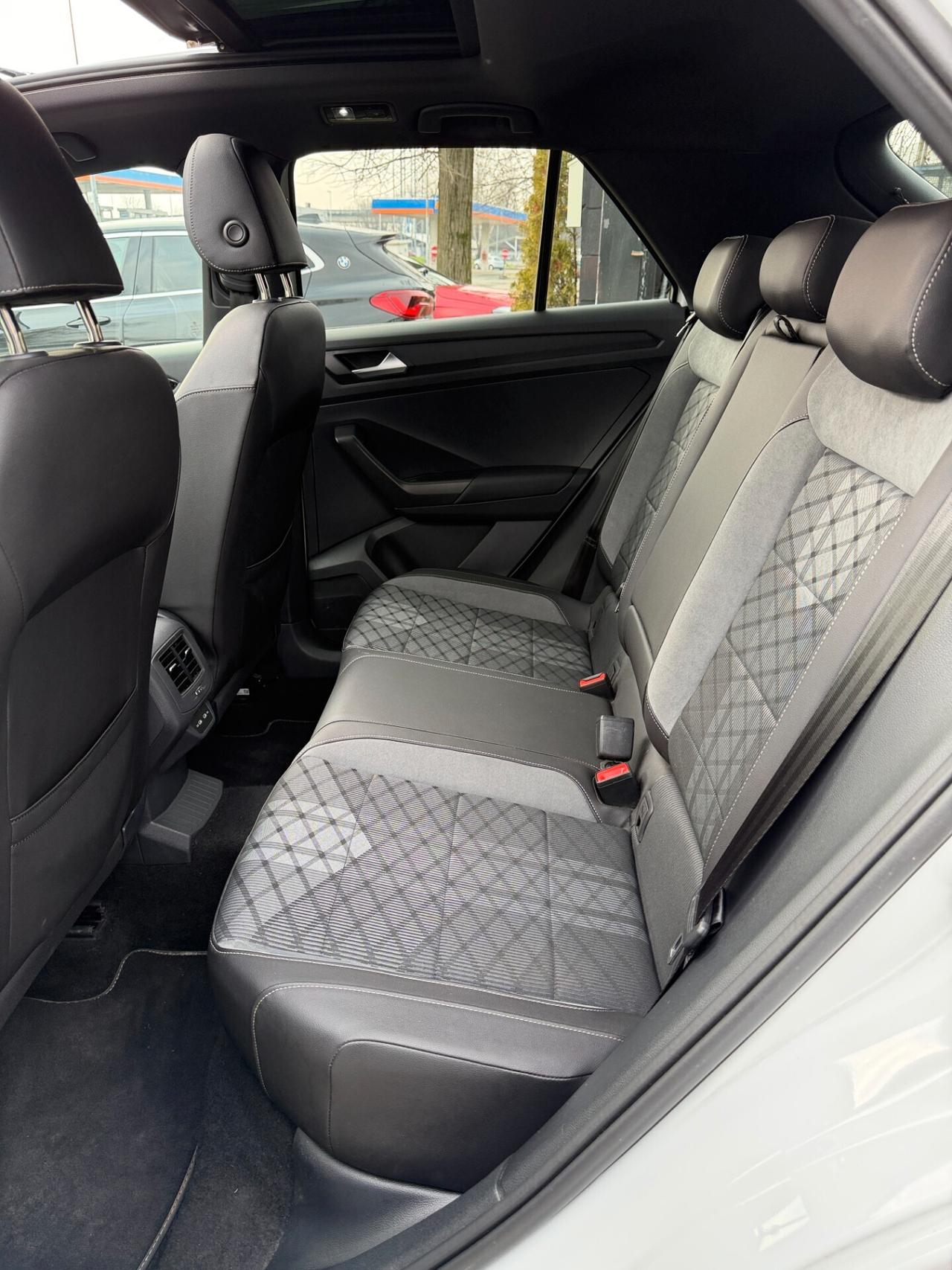 Volkswagen T-Roc 2.0 TDI SCR 150 CV DSG 4MOTION R-Line