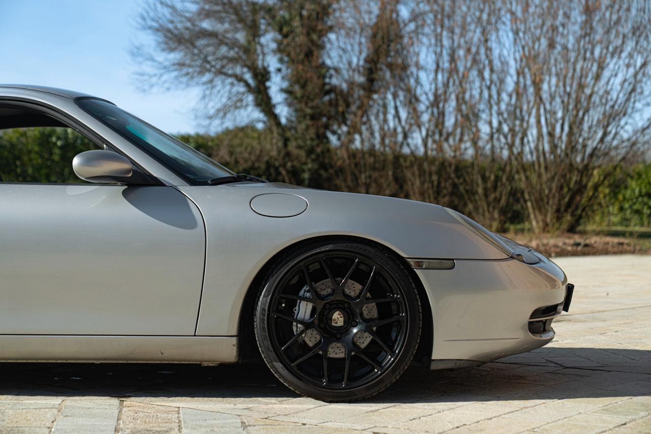 Porsche 996 (911) CARRERA 4 - POR00272