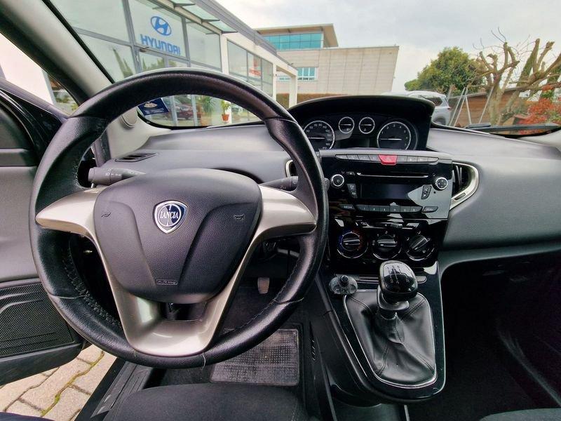 Lancia Ypsilon Ypsilon 0.9 Twinair 85 CV 5 porte Metano Ecochic Silver