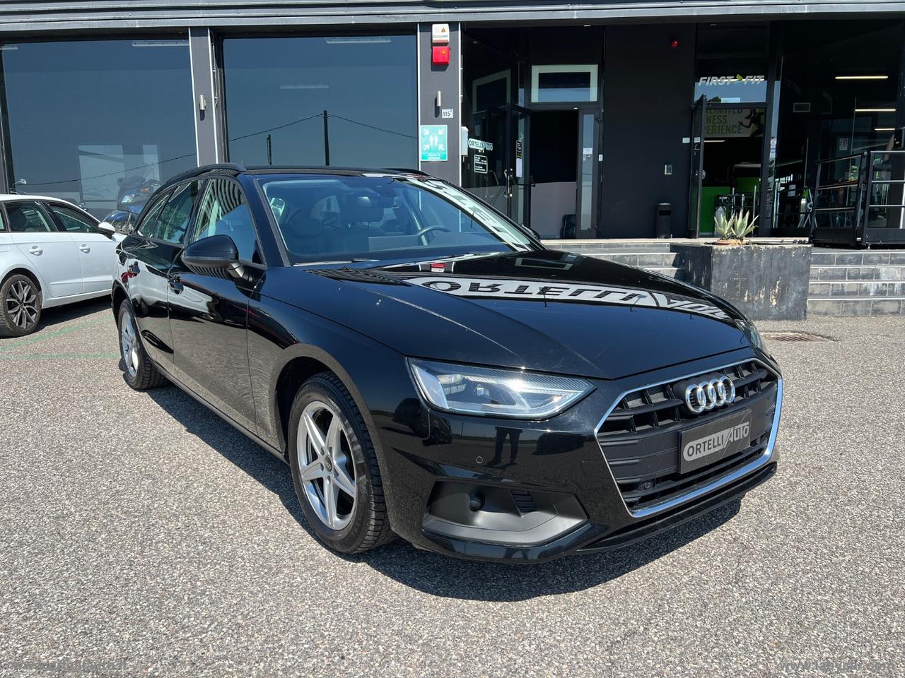 AUDI A4 Avant 35 TDI/163CV MHVE S tronic Business IVA DEDUCIBILE