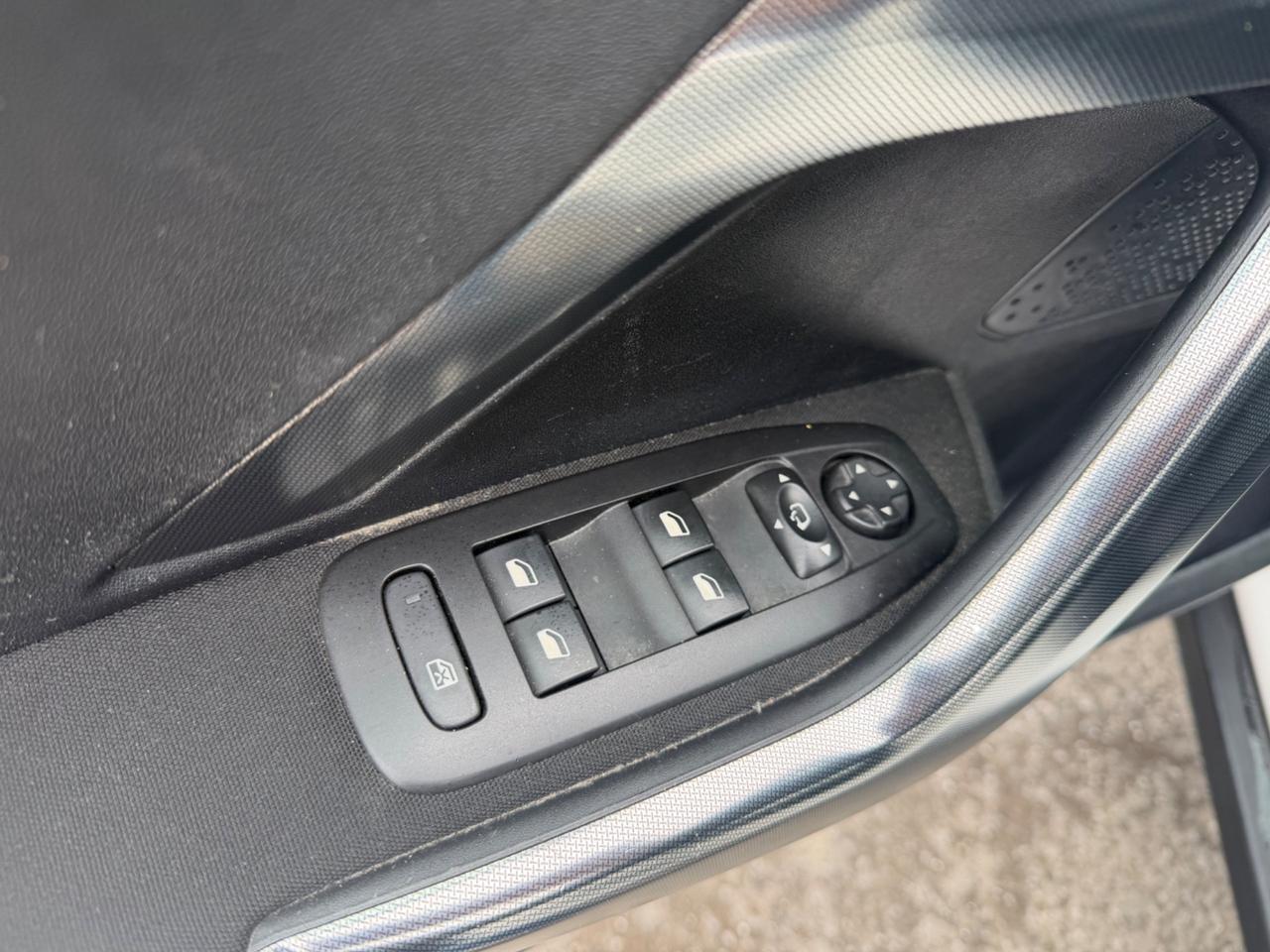 Peugeot 2008 BlueHDi 100 GT Line