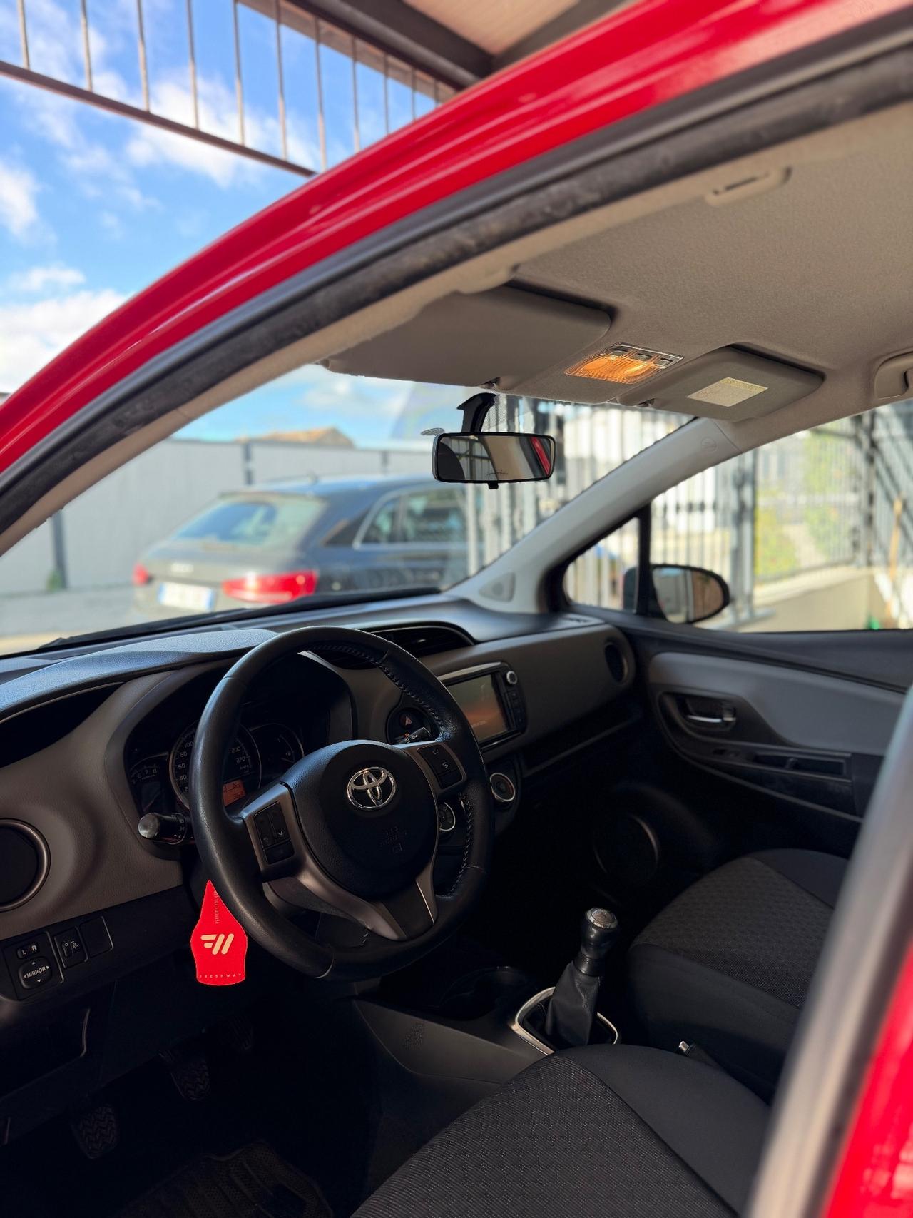 Toyota Yaris 1.0 5 porte Lounge