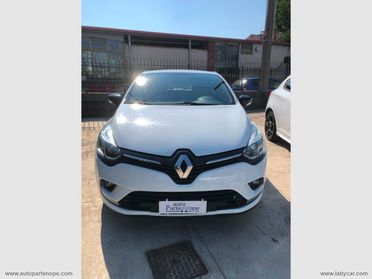 RENAULT Clio dCi 8V 75CV 5p. Moschino Intens