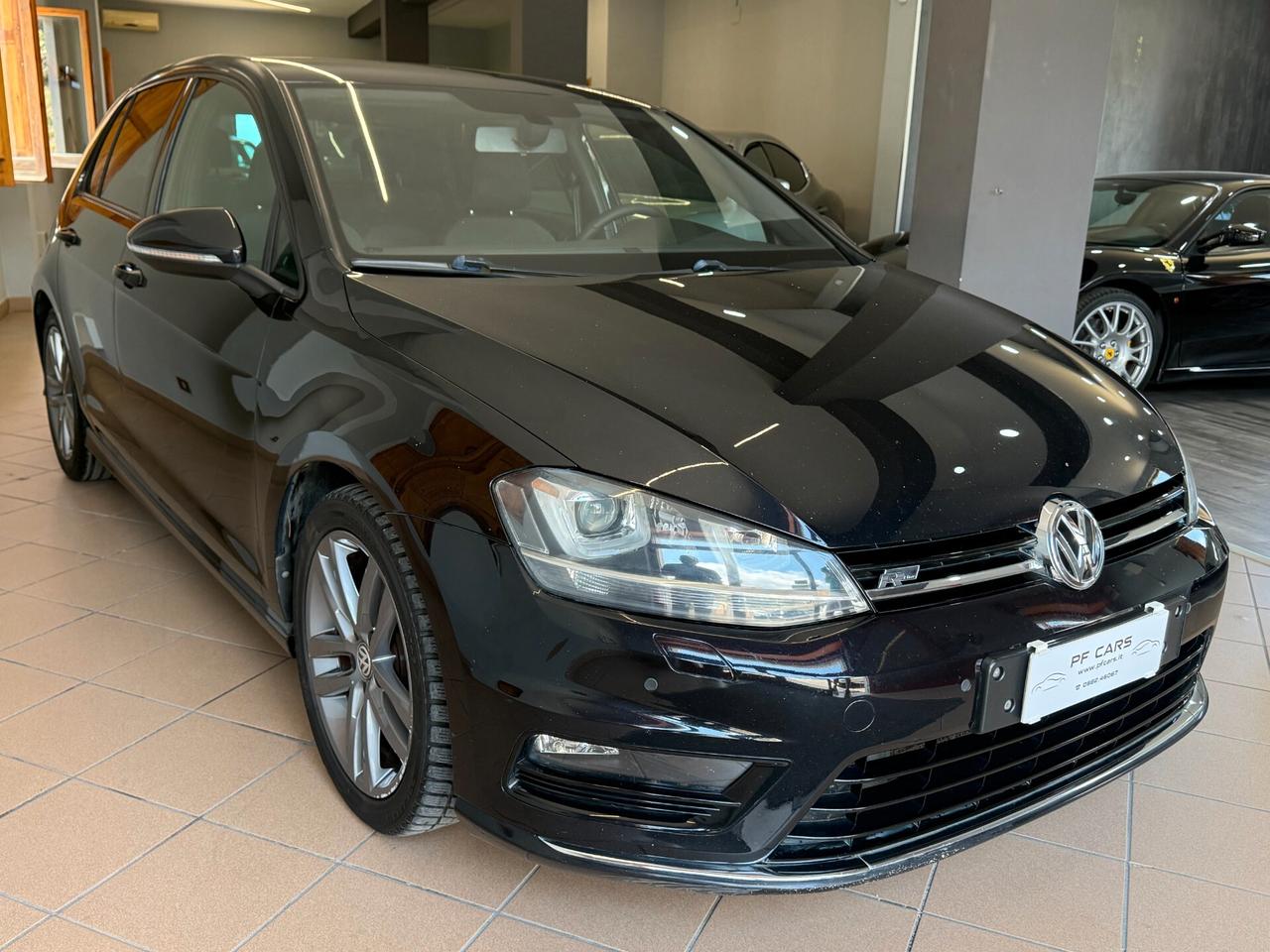 Volkswagen Golf 2.0 TDI DSG 5p. Highline BlueMotion R line.