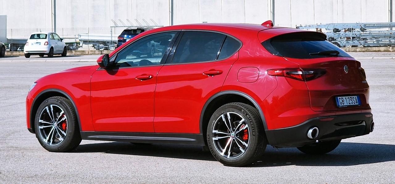 Alfa Romeo Stelvio 2.2 Turbodiesel 160 CV AT8 RWD