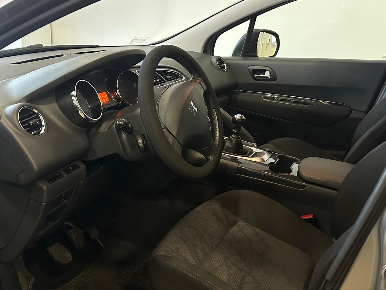 Peugeot 3008 1.6 HDi 110CV Premium