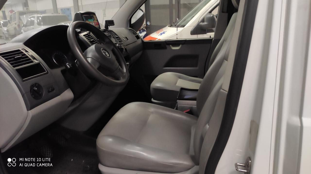 AMBULANZA VOLKSWAGEN 4X4 TRANSPORTER 2014/2006