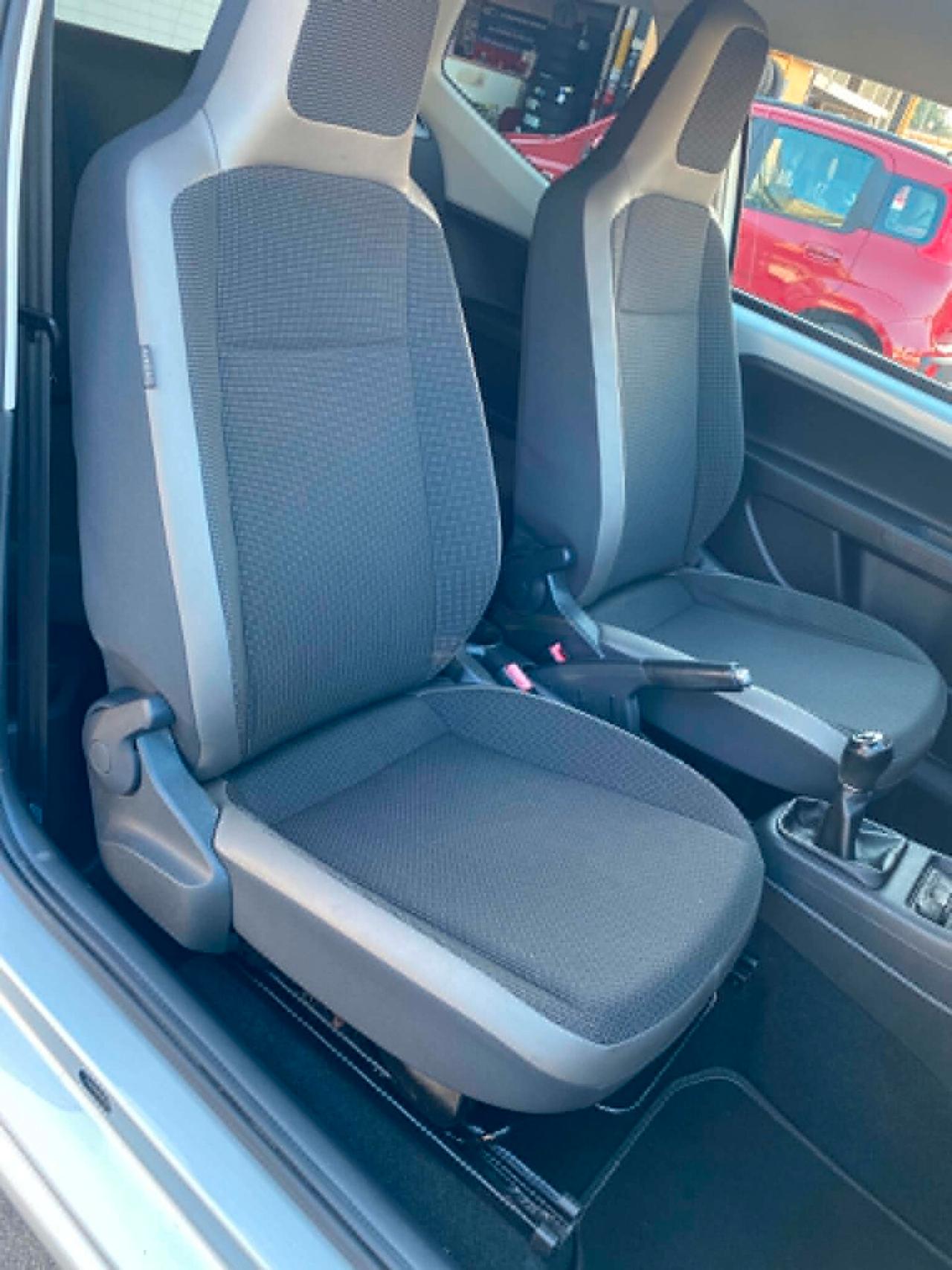 Volkswagen up! 1.0 3p. X Neopatentati a Prezzo