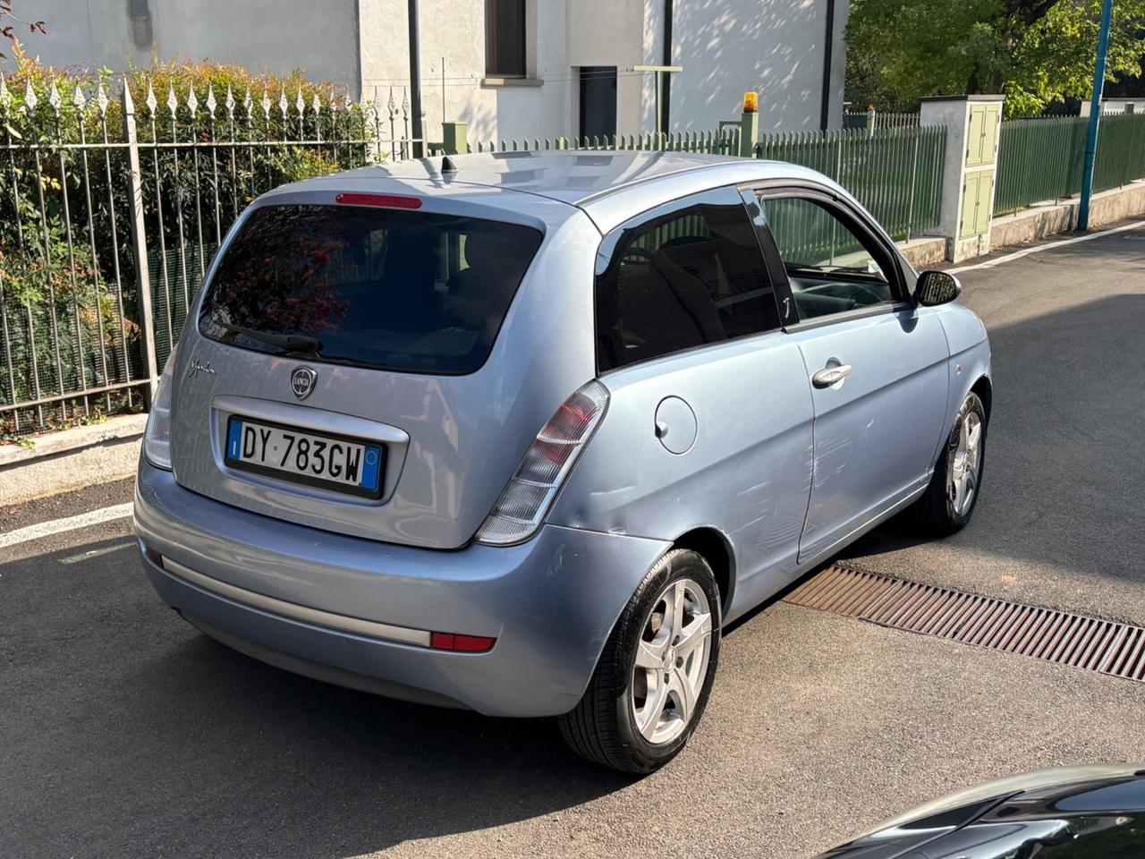 Lancia Ypsilon 1.3 MJT 90 CV Platino