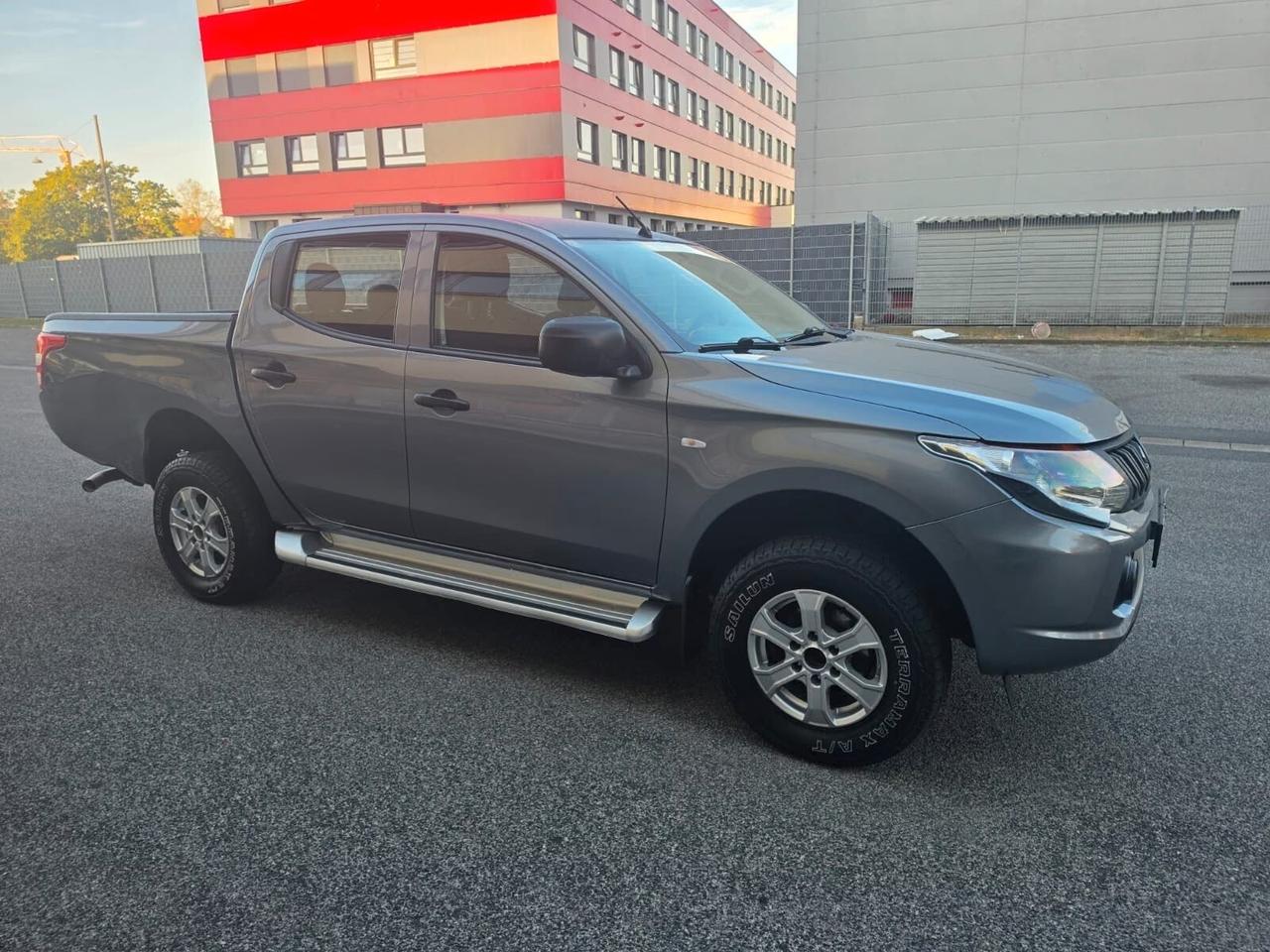 Mitsubishi L200 DC CLIMA CERCHI E GANCIO