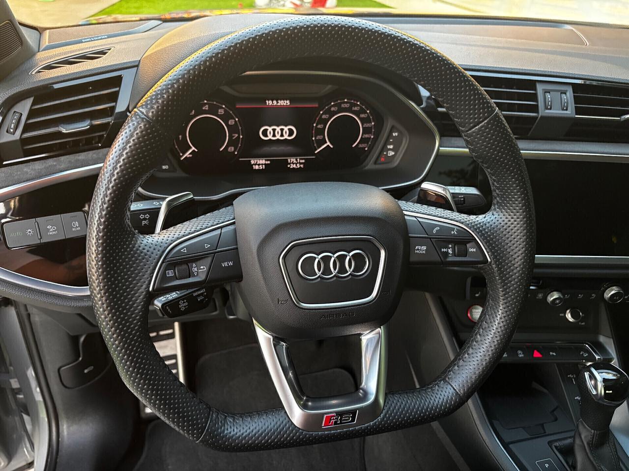 Audi Q3 RS Q3 quattro S tronic