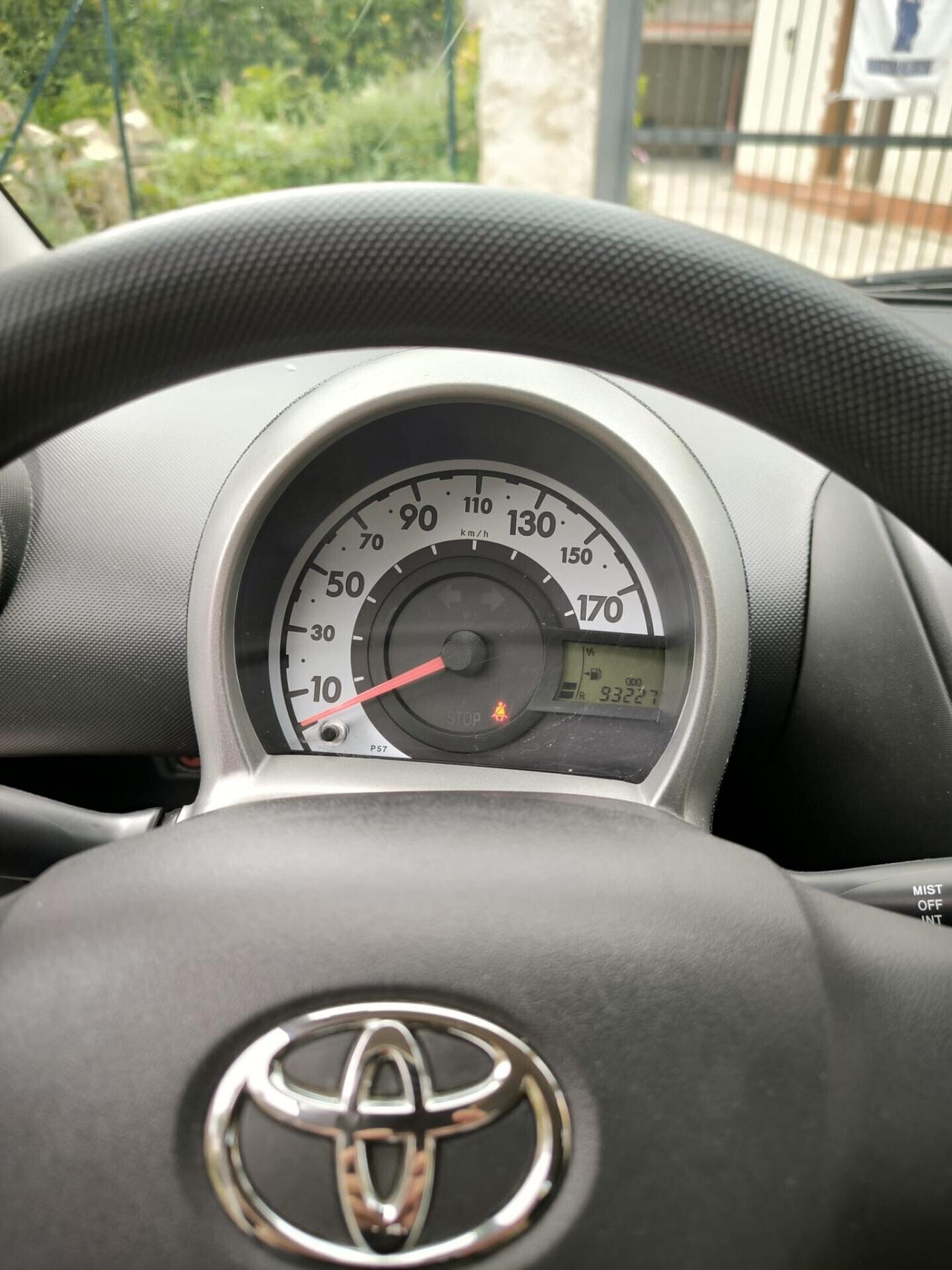 Toyota Aygo 1.0 12V VVT-i 5 porte Active Connect 2013