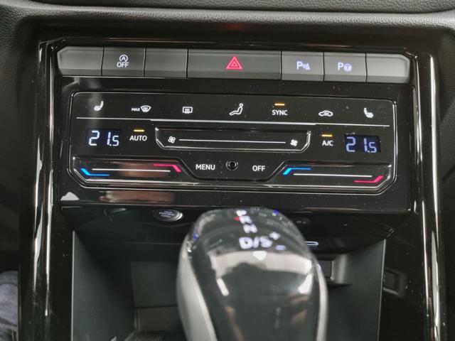 VOLKSWAGEN T-Roc R-LINE 2.0 TSI DSG 4MOTION BlueMotion Technology