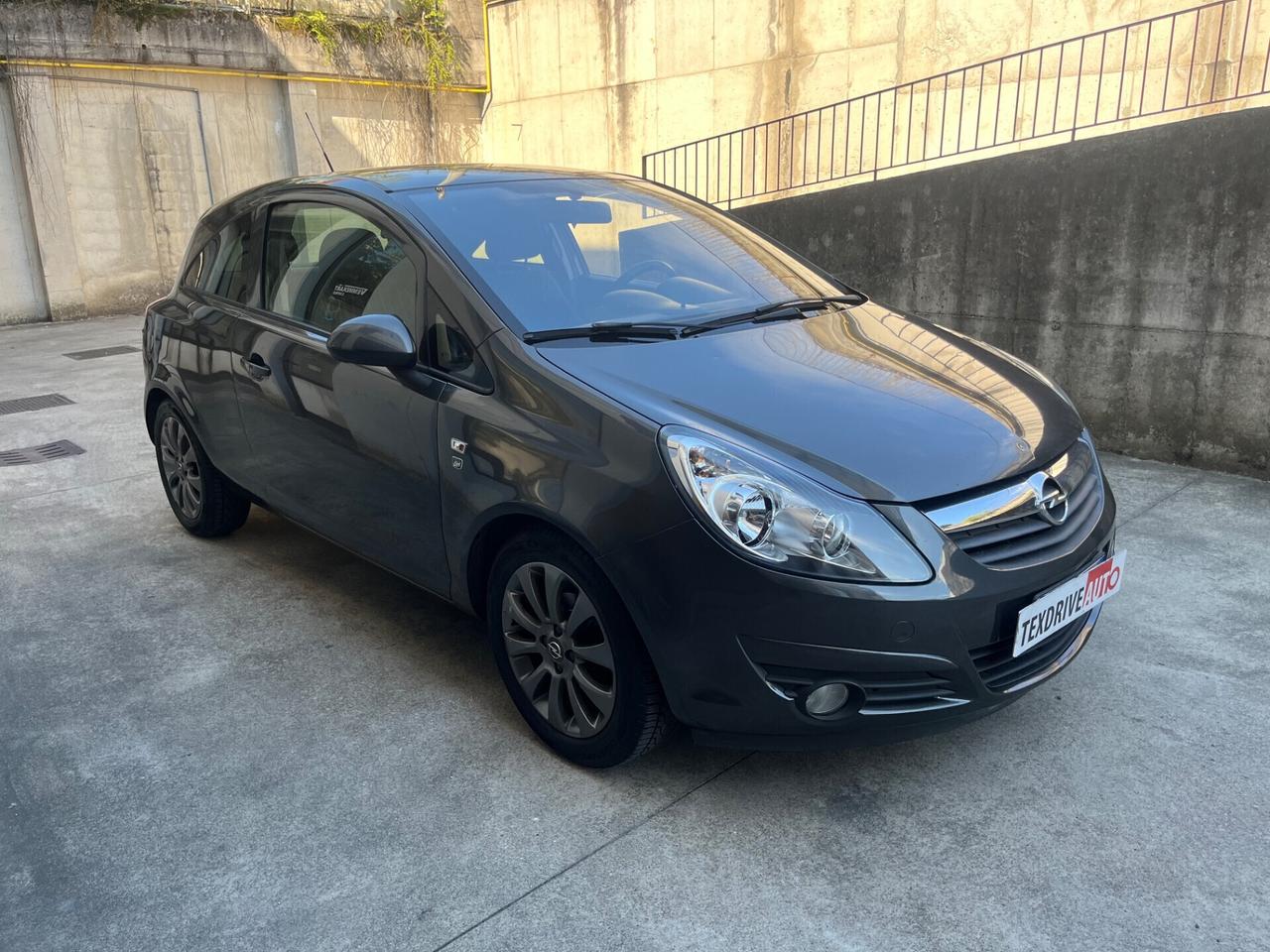 Opel Corsa 1.2 3 porte Sport