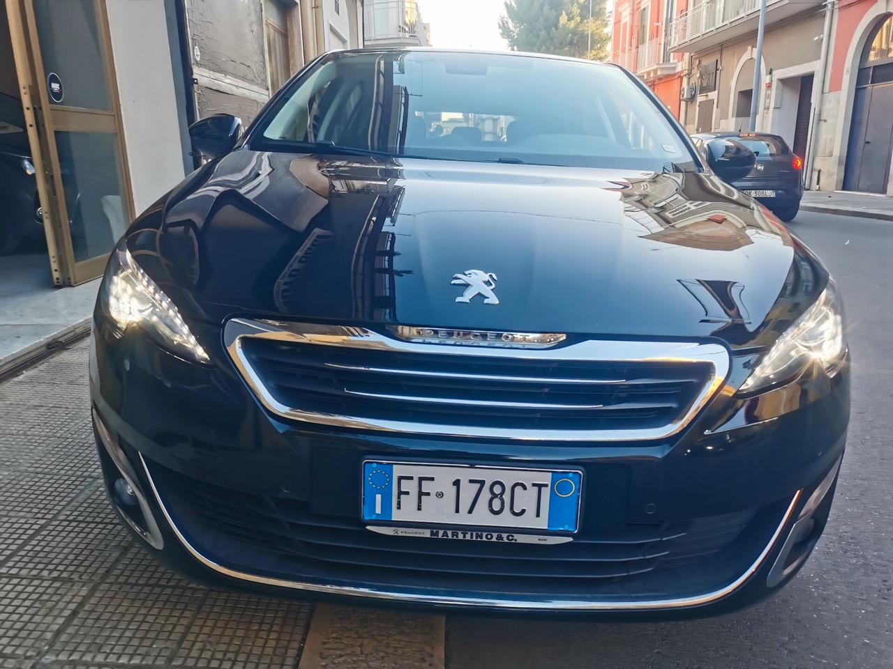 Peugeot 308 1600 BlueHDi 120 CV BERLINA ALLURE