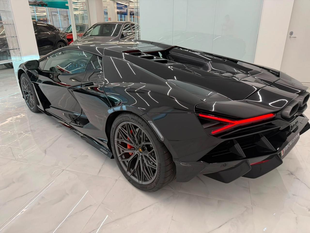 Lamborghini Revuelto Carbon