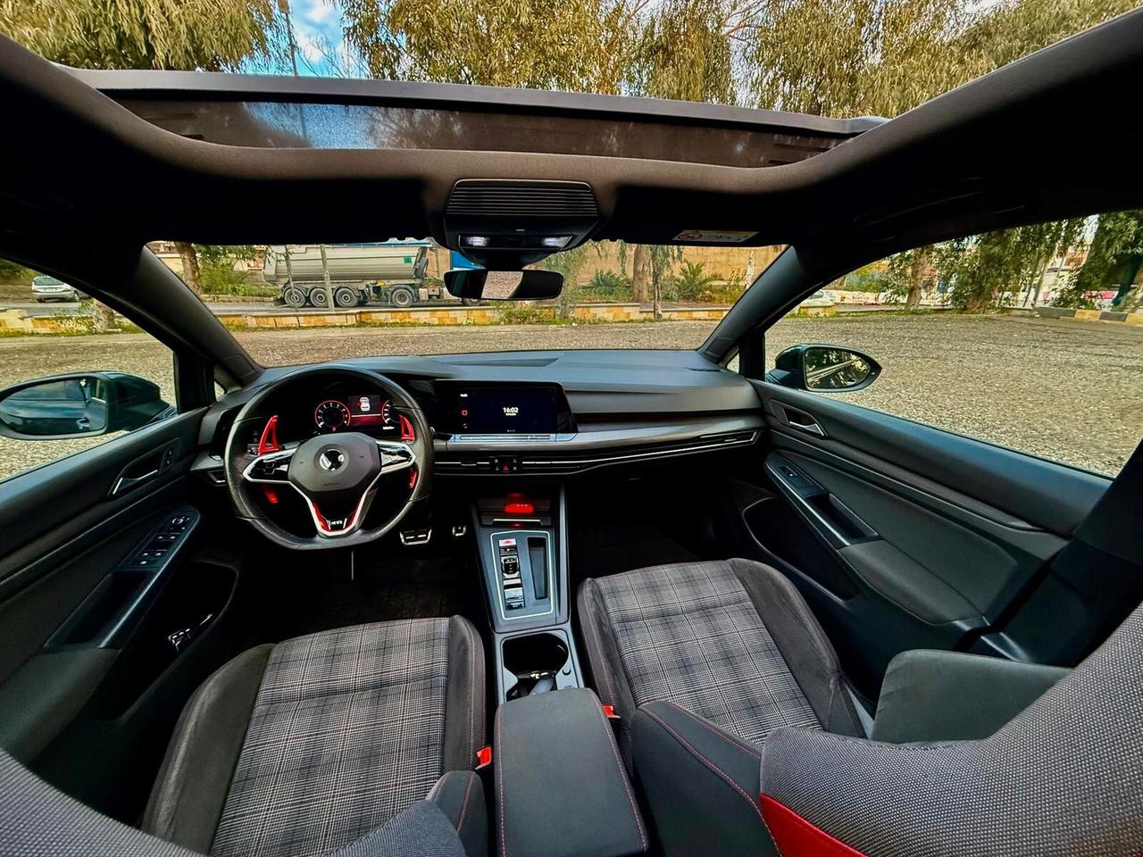 Volkswagen Golf GTI 2.0 TSI DSG