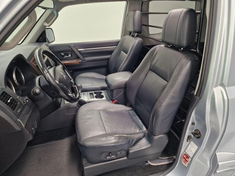 Mitsubishi Pajero Pajero 3.2 DI-D 16V 3p. Instyle AUTOCARRO N1 2 POSTI