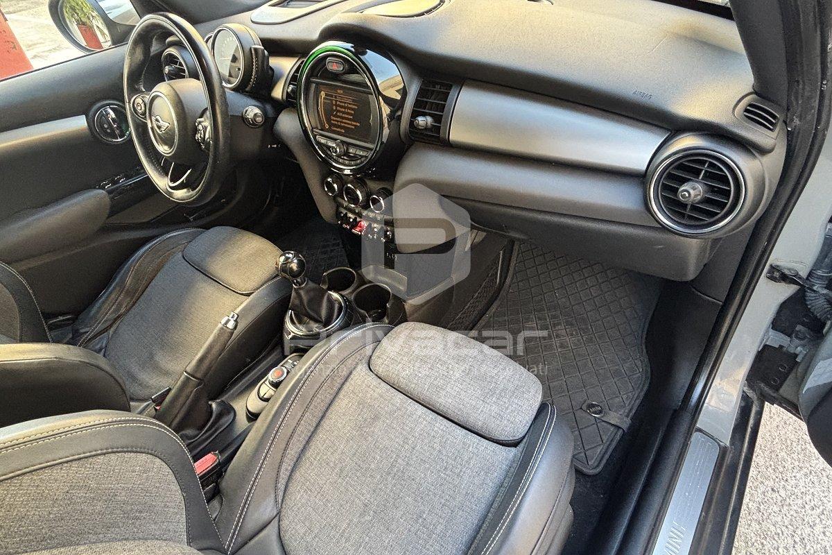 MINI Mini 1.5 Cooper D Business 5 porte