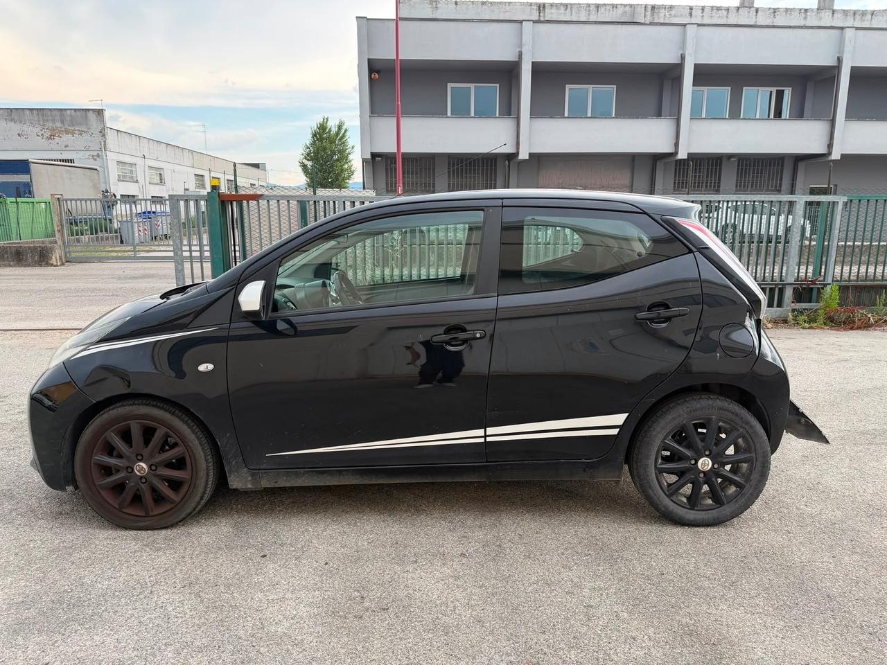 Toyota Aygo 1.0 VVT-i AUTO INCIDENTATA 99000 KM