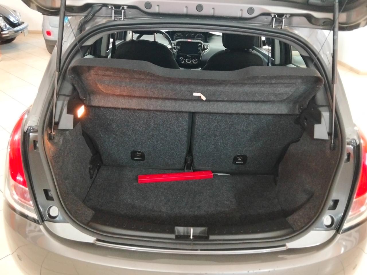 Lancia Ypsilon 1.0 FireFly 5 porte S&S Hybrid Ecochic Gold