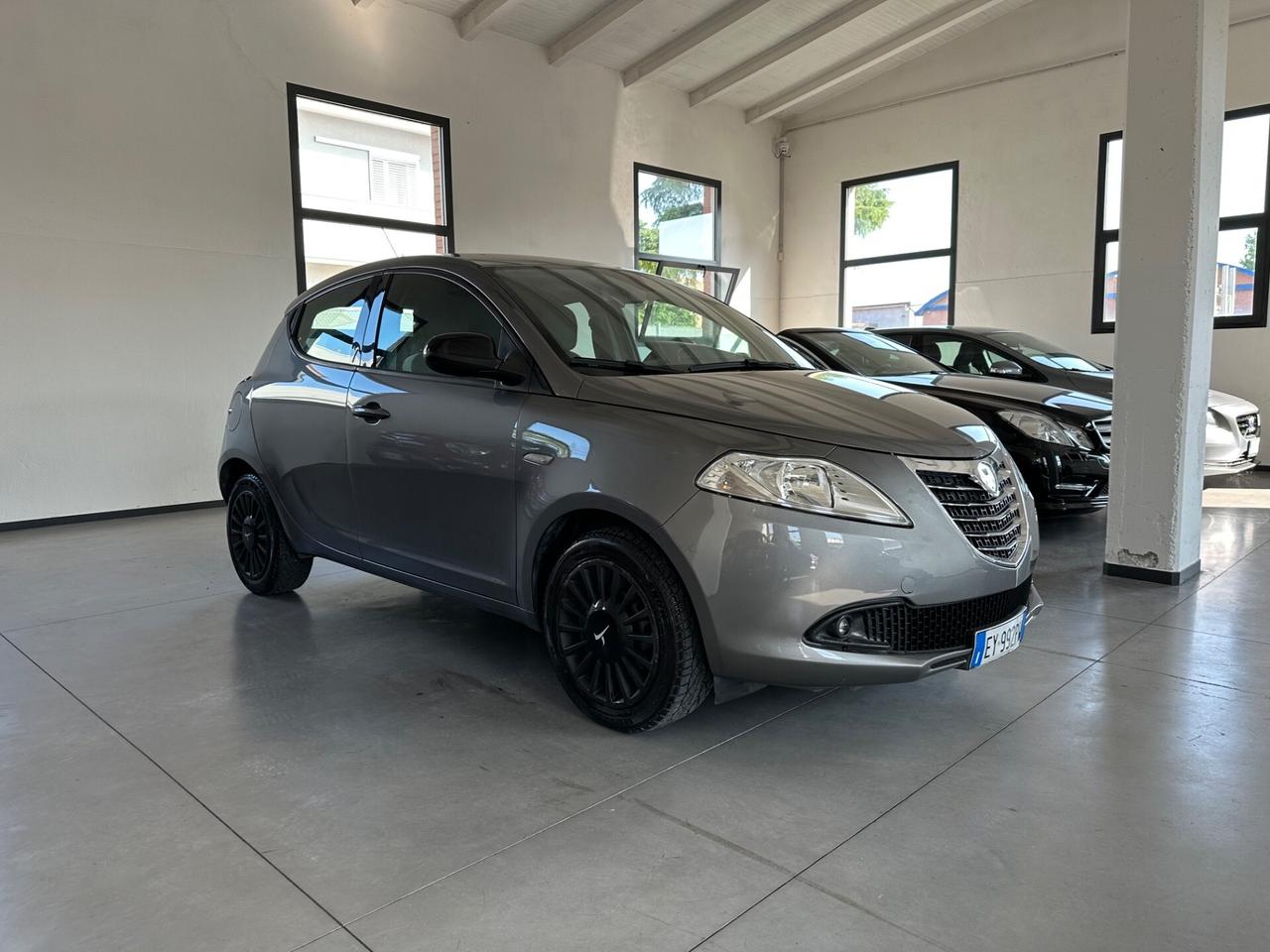 Lancia Ypsilon 1.2 69 CV 5 porte Gold