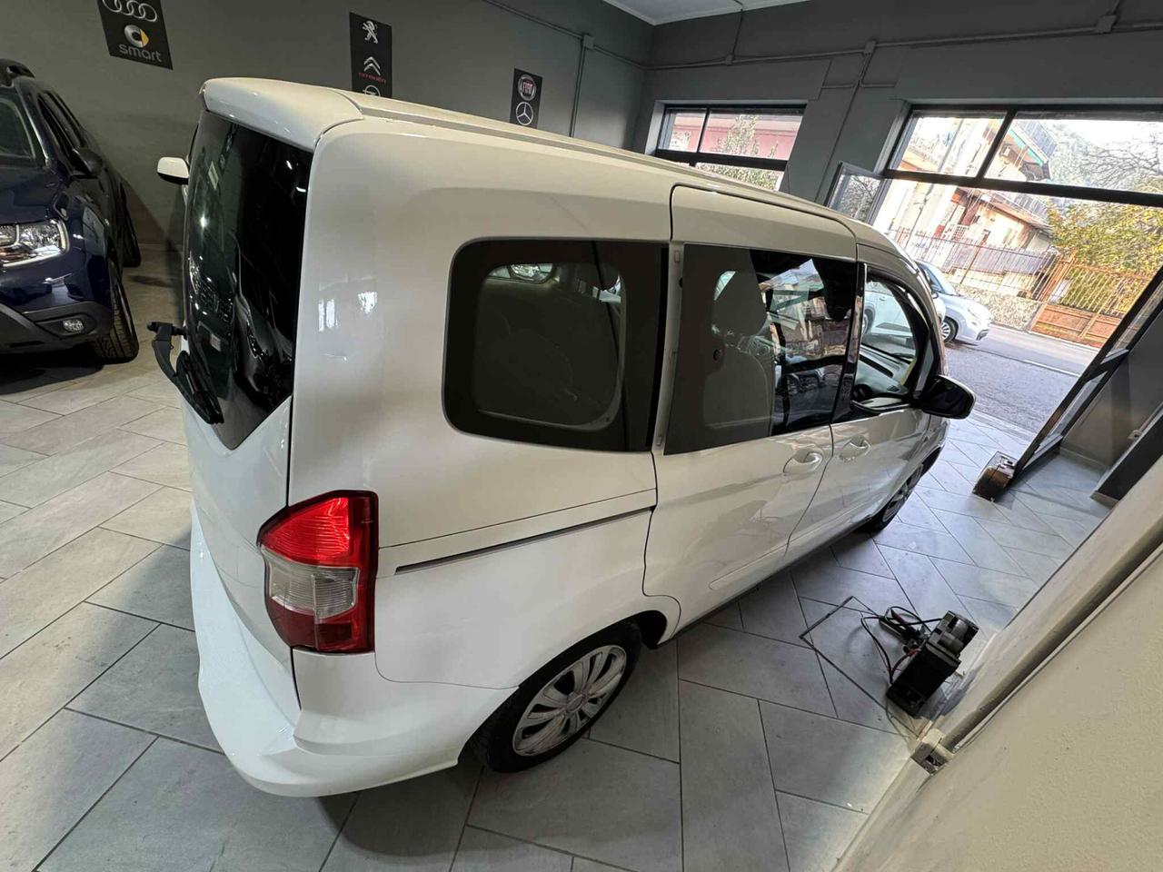 Ford Tourneo Courier 1.5 TDCI FURGONE VETRATO 5PO