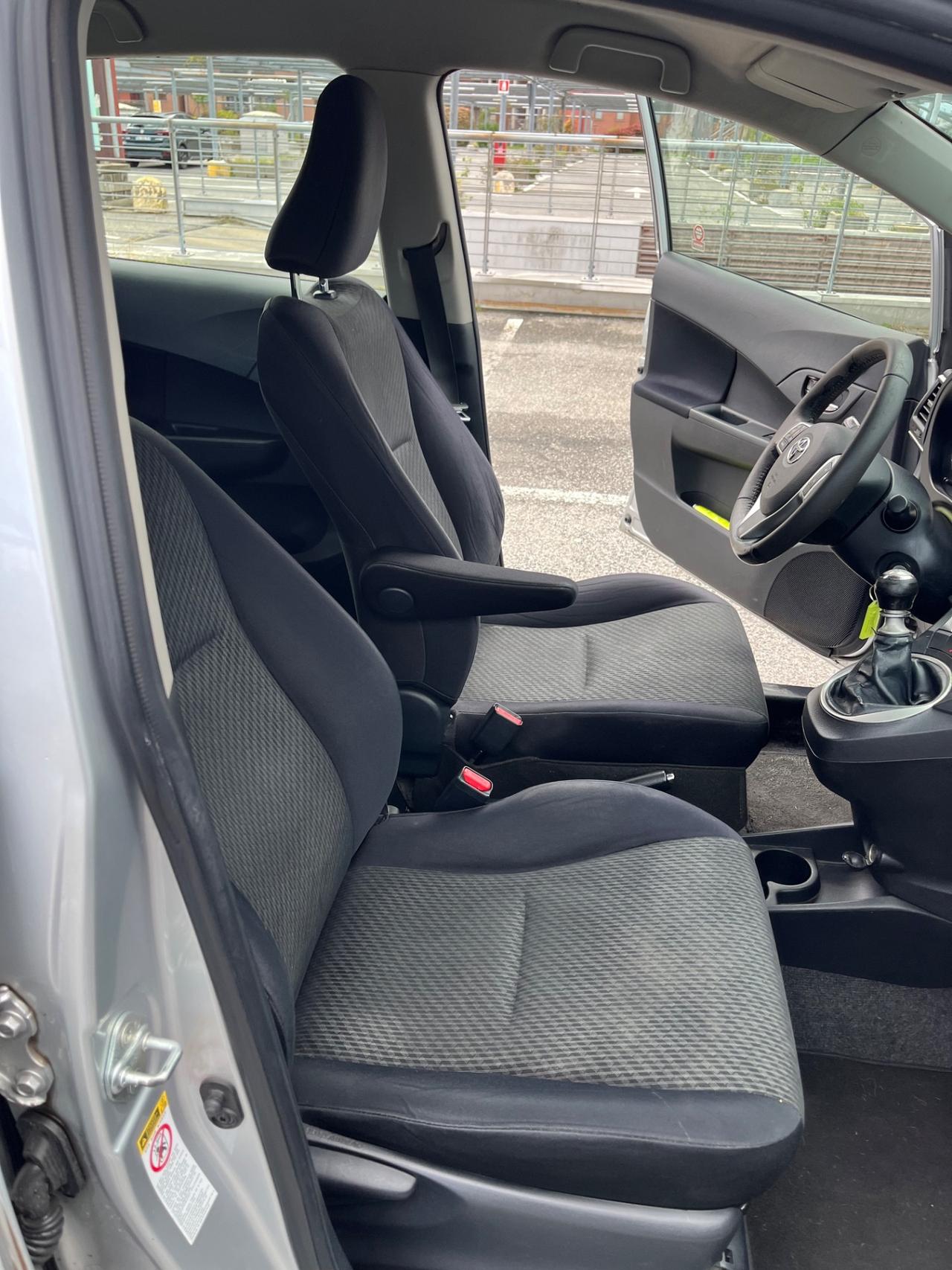 Toyota Verso-S 1.3 MT Active