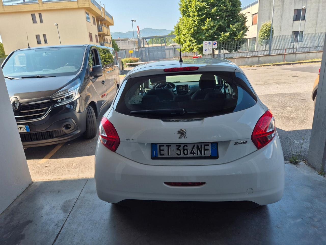 Peugeot 208 1.4 HDi 68 CV 5 porte Allure