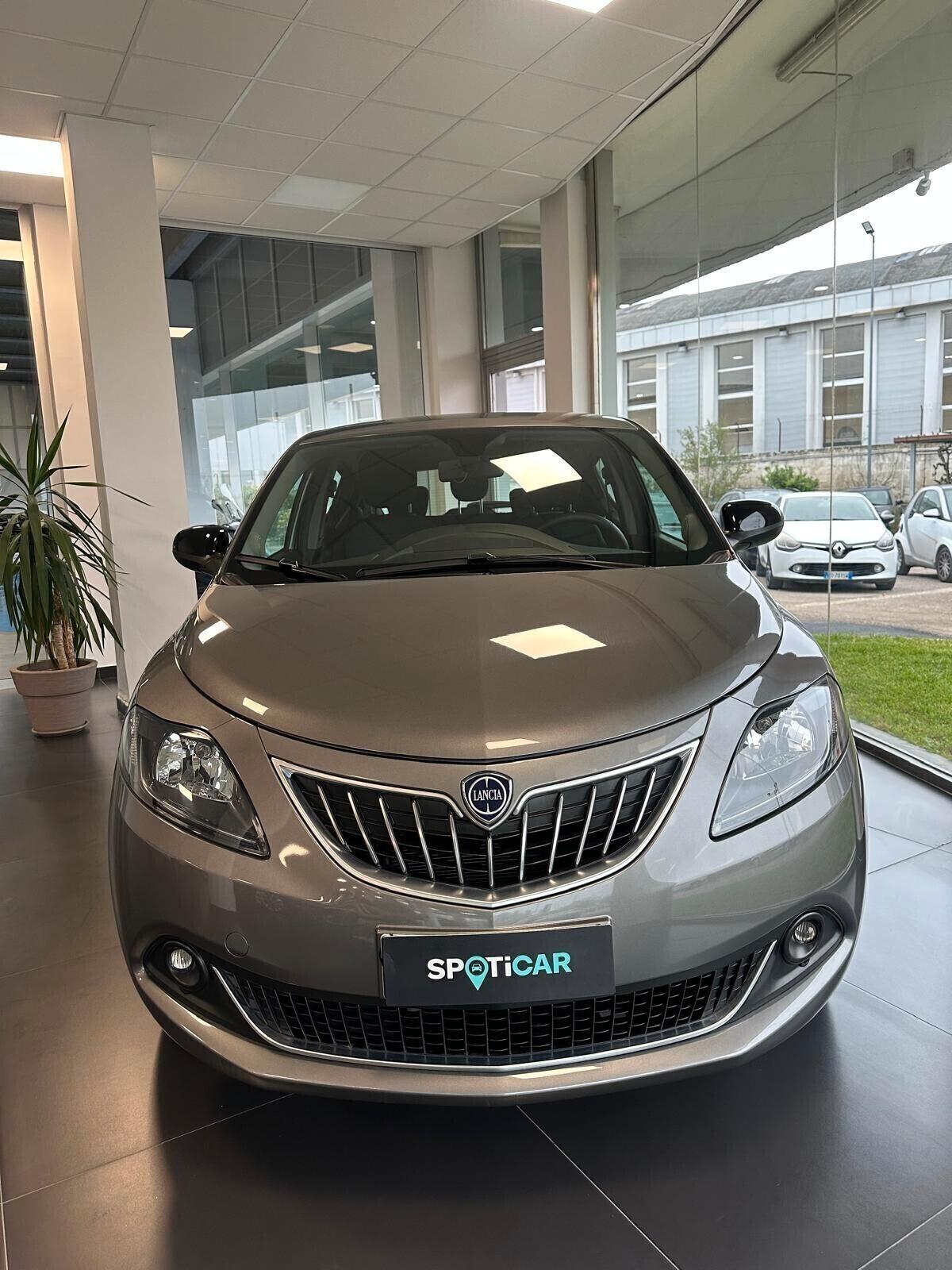 Lancia Ypsilon 1.0 FireFly 5 porte S&S Hybrid Platino