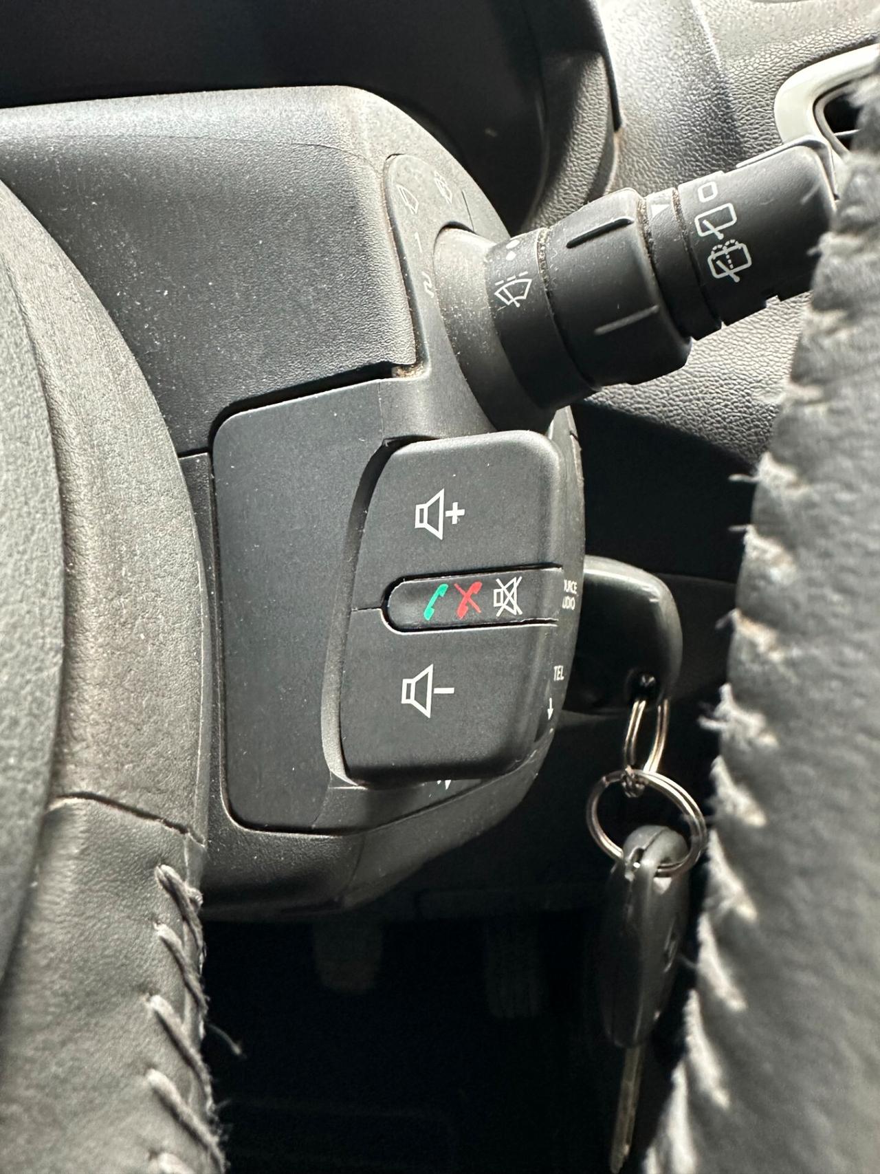 Renault Clio 1.2 Benz, Euro 5A, pari al nuovo e uni propriet