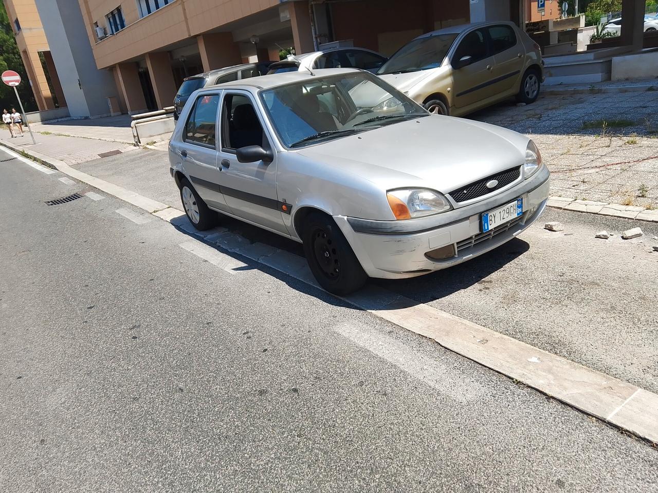 Ford Fiesta 1.4 16V 5p. Ghia