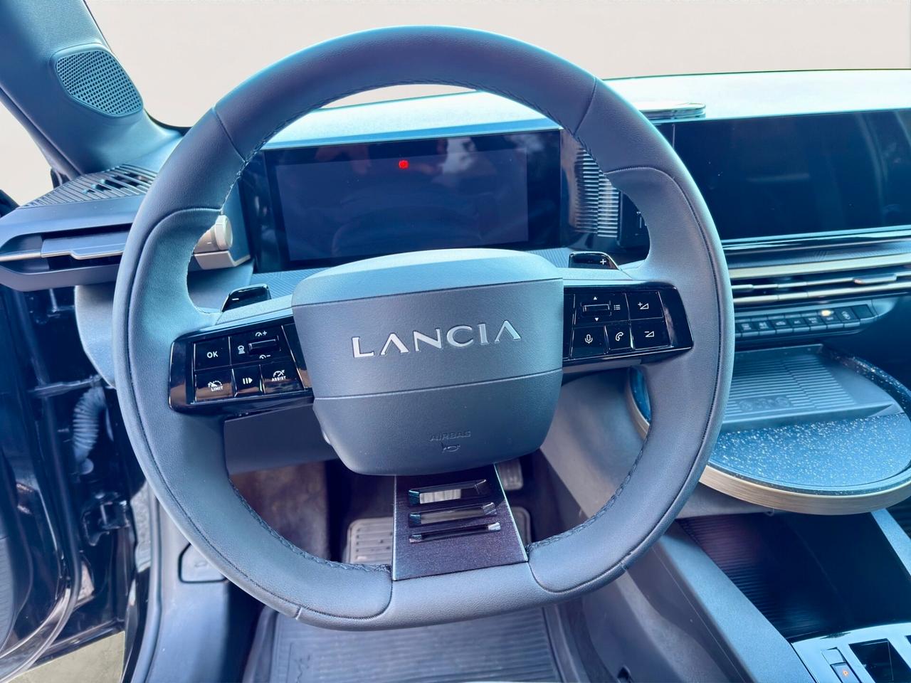 Lancia Ypsilon Hybrid e-DCT LX - 2025