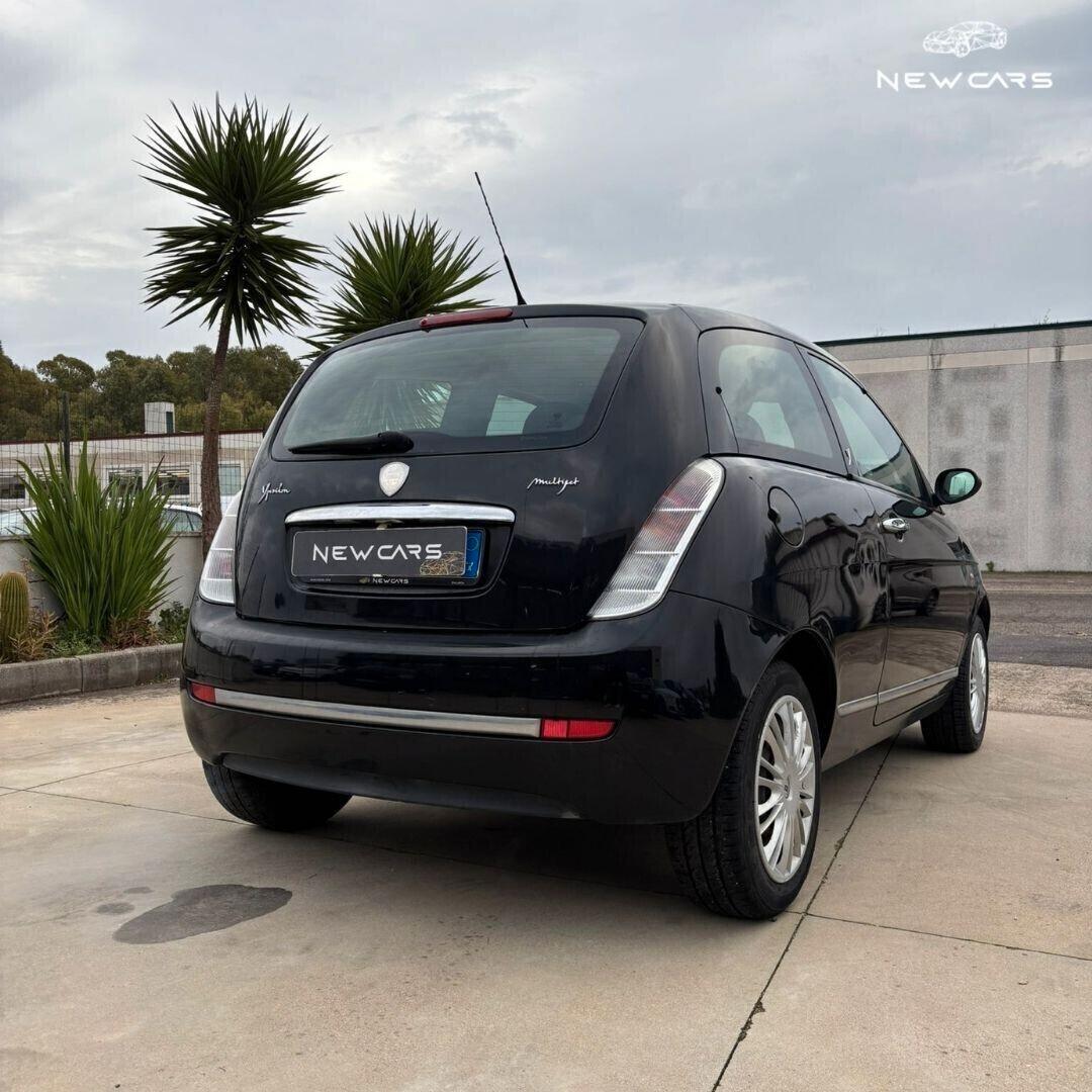 Lancia Ypsilon 1.3 MJT 75 CV Argento