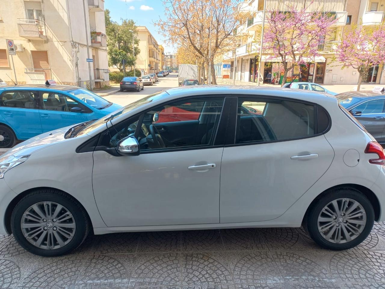 Peugeot 208 BlueHDi 5 porte Active-2018