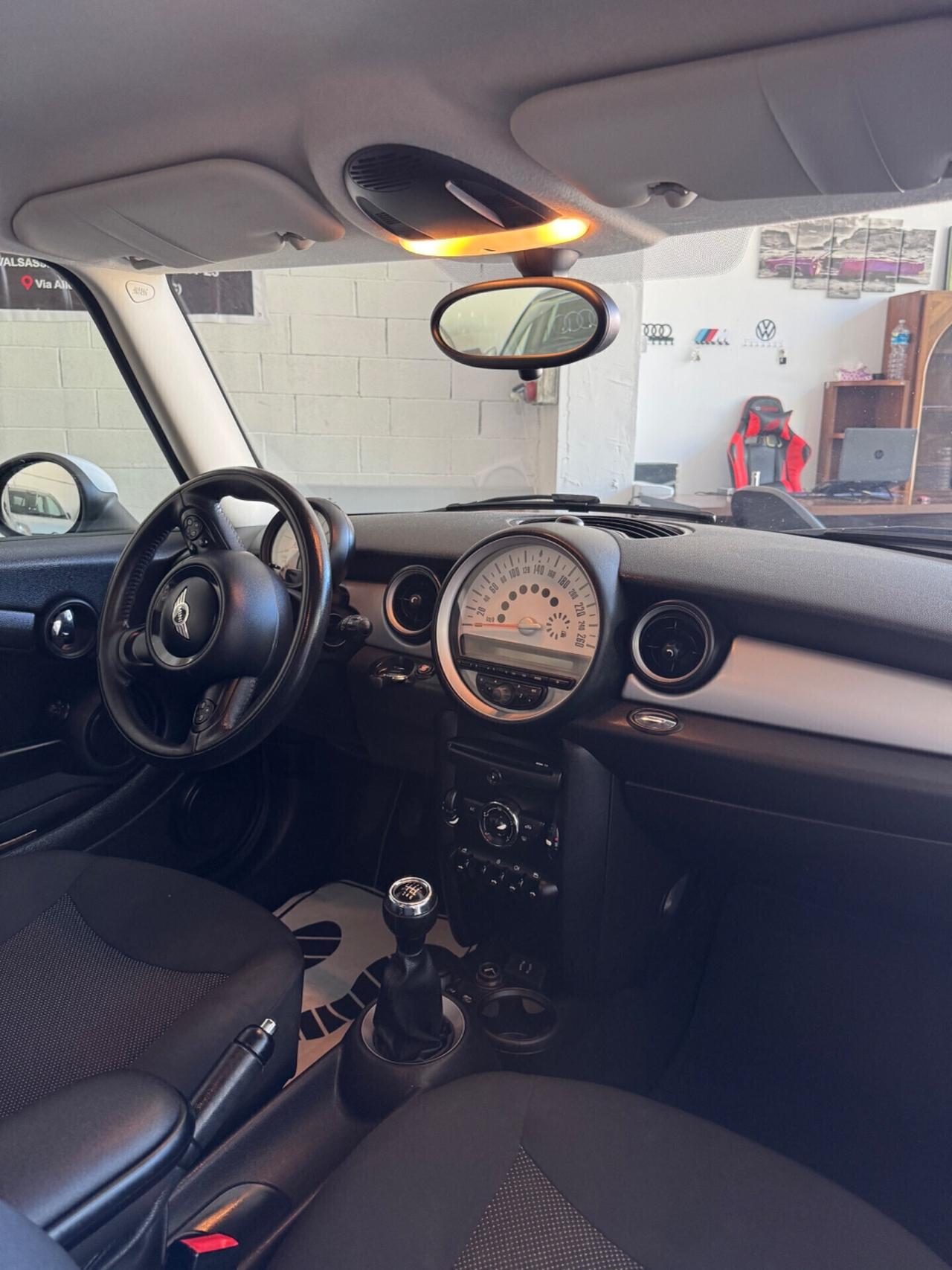 Mini 1.6 16V One (55kW)