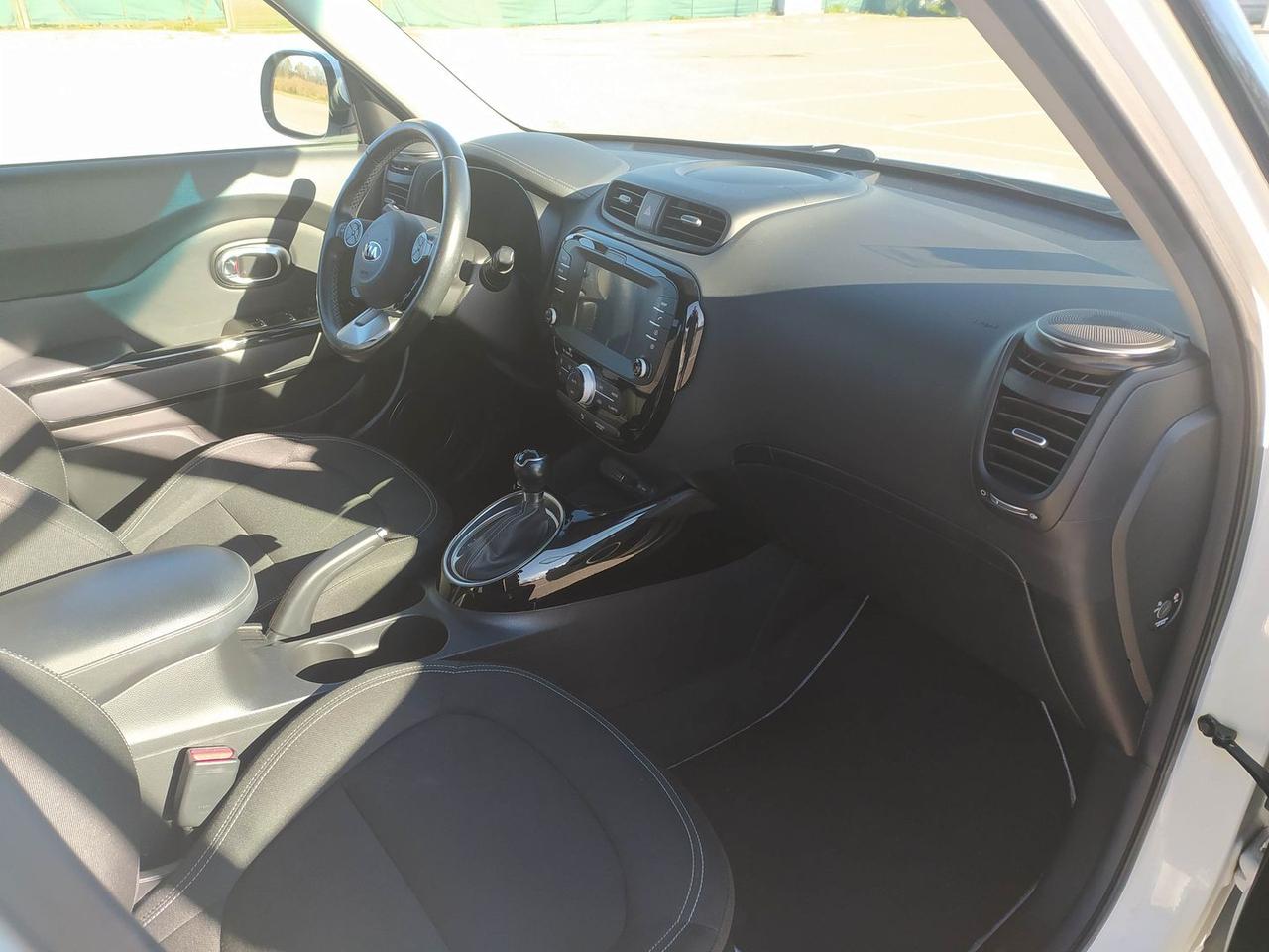 Kia Soul Limited 1.6 CRDi #8110