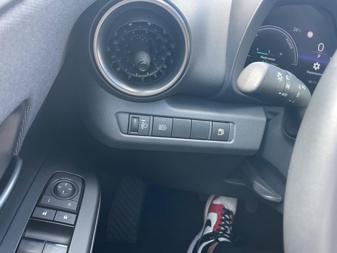 Toyota C-HR 1.8 HV ACTIVE SOLO 12 MILA KM !!