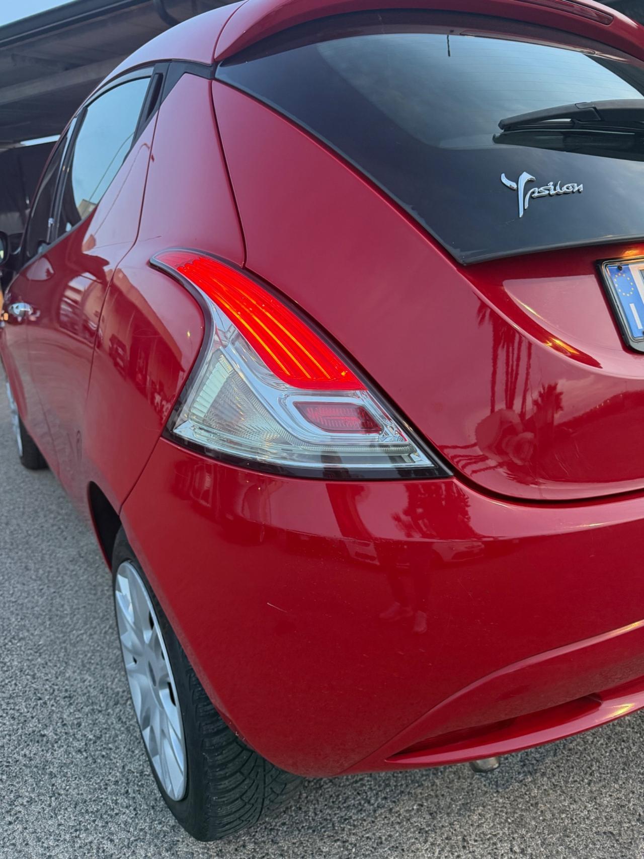 Lancia Ypsilon 1.2 69 CV 5 porte Platinum