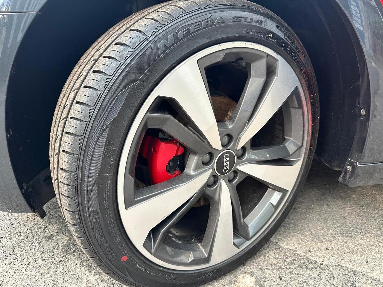 Audi A1 citycarver 30 TFSI Identity Contrast