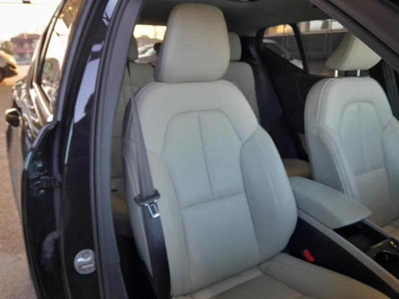 VOLVO XC40 T4 Recharge Plug-in auto Ultimate Bright