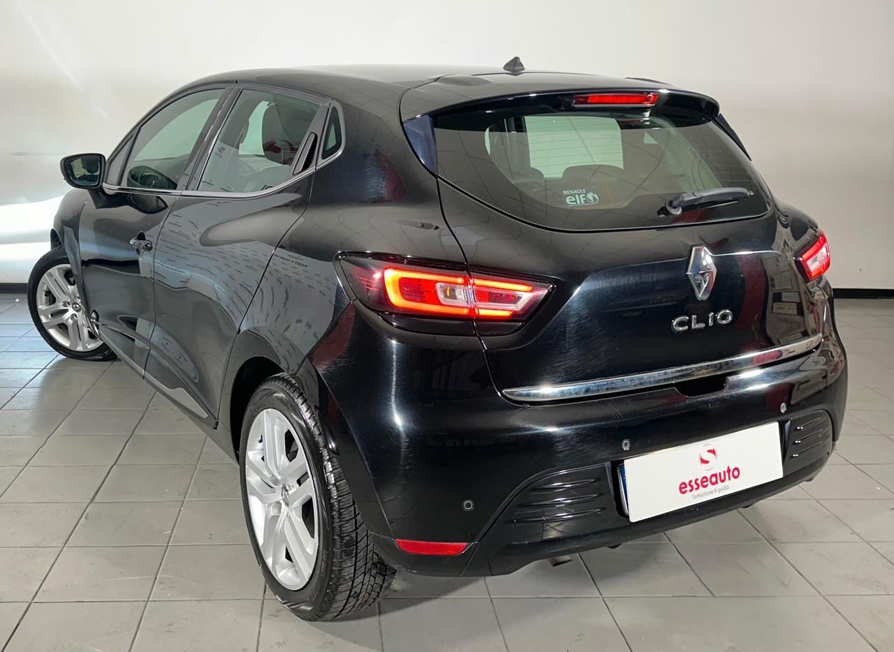 Renault Clio TCe 12V 90 CV 5 porte Business - BLACK DECEMBER Promo