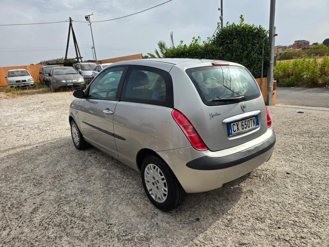 Lancia Ypsilon 1.2 16V Oro