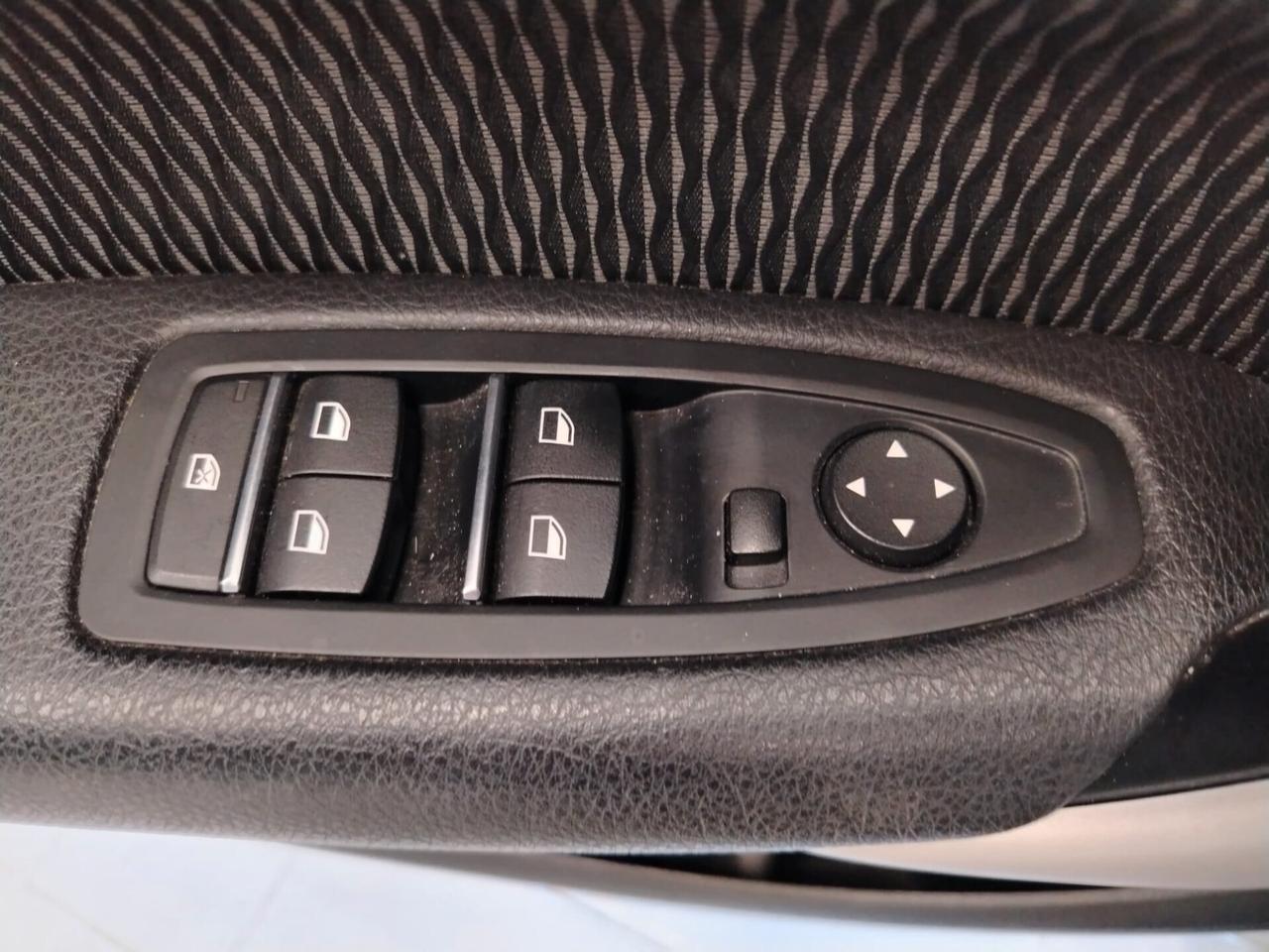 BMW 118 Serie 118d Advantage 5p auto